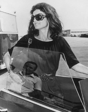 Charger l'image dans la galerie, Kelly Ne Grey Horn Aged Acetate Sunglasses | Francois Pinton Woman