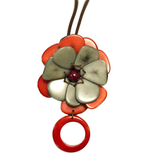 Lade das Bild in den Galerie-Viewer, Flor C.0911 | Eyeglass Holder Necklace | Brick & Grey Tagua