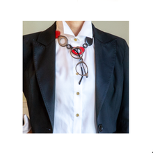 Charger l'image dans la galerie, Vi Pebbles black & red - Necklace Eyeglass holder in USA - cavaaller-Itwillbefine