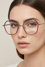 Load image into Gallery viewer, Agate 03 Io - Karavan Eyeglasses front woman
