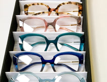 Lade das Bild in den Galerie-Viewer, Aqua 05 Ze Asian Fit Classic Tortoise Crystal Butterfly Eyeglasses | Francois Pinton Collection4
