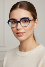 Load image into Gallery viewer, Aventurine_01_Bm_-_Karavan_Eyeglasses_front woman
