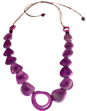 Lade das Bild in den Galerie-Viewer, Chifle C103 | Eyeglass Holder Necklace | Purple Handcrafted | Tagua
