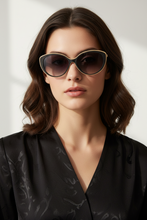 Load image into Gallery viewer, Karla 45 - Monkeyglasses Sunglasses
