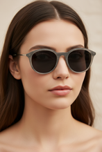 Load image into Gallery viewer, Louisa 01 - Monkeyglasses Sunglasses
