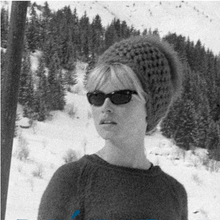 Cargar imagen en el visor de la galería, Meribel Zz BBardot Honey Tortoise Aged Acetate Sunglasses | Francois Pinton BBardot
