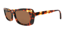 Cargar imagen en el visor de la galería, Meribel Zz BBardot Honey Tortoise Aged Acetate Sunglasses | Francois Pinton Side
