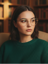 Indlæs billede til gallerivisning Silke 24-monkeyglasses woman side
