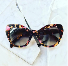 Lade das Bild in den Galerie-Viewer, Vogue SJ70 Dark Tortoise Aged Acetate Sunglasses | Francois Pinton Nice
