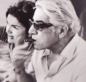 Onassis in Onao sunglasses with Jacky-O